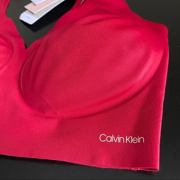 🌱 Calvin Klein Invisibles Lightly Lined V-Neck Bralette - Picture 8 of 8